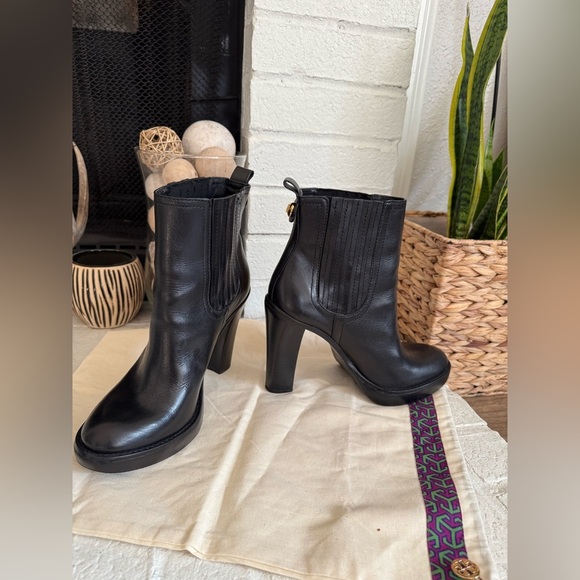 Tory Burch Leather Chelsea Boots Size 10.5 - Picture 7 of 13